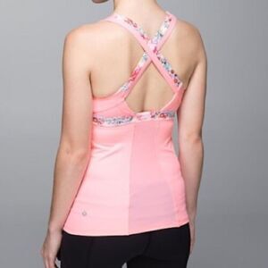 Lululemon stuff Your Bra Tank II in‎ Bleached Coral / Flowabunga Mini Multi